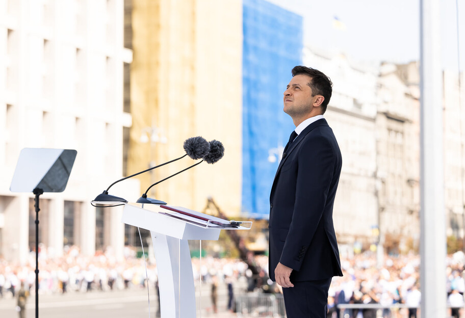 На параде в Киеве исполнили гимн ЕС, Ющенко и Порошенко позабавили украинцев - видео - фото 1