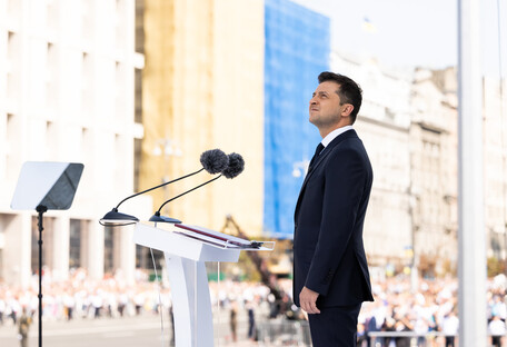 На параде в Киеве исполнили гимн ЕС: встали не все президенты Украины (видео)