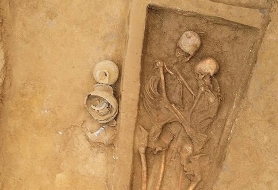У Китаї закоханих поховали разом - могилі понад 15 століть - фото - фото 1