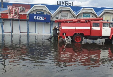Одессу вновь затопило: машины 