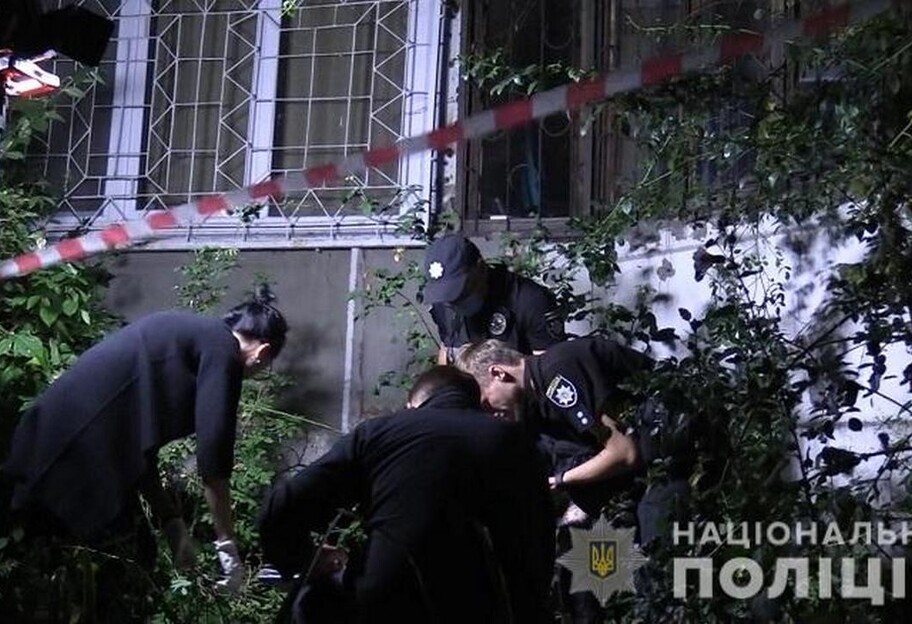 В Киеве муж скинул жену с балкона, видео  - фото 1