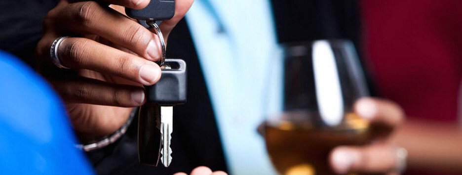 У Києві таксист без прав і під наркотиками розбив машину клієнта та втік