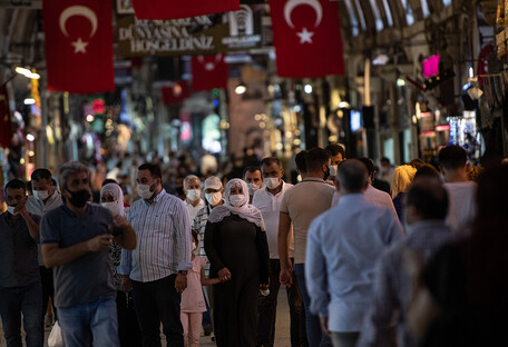 Туреччина посилює карантинні правила - стосується і туристів