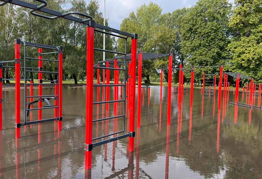 Урбан-парк у Києві на ВДНГ затопило після дощу, фото - фото 1