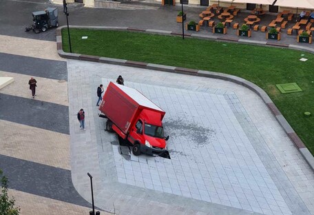 ДТП на Арсенальной: как выглядит фонтан после наезда грузовика (видео)