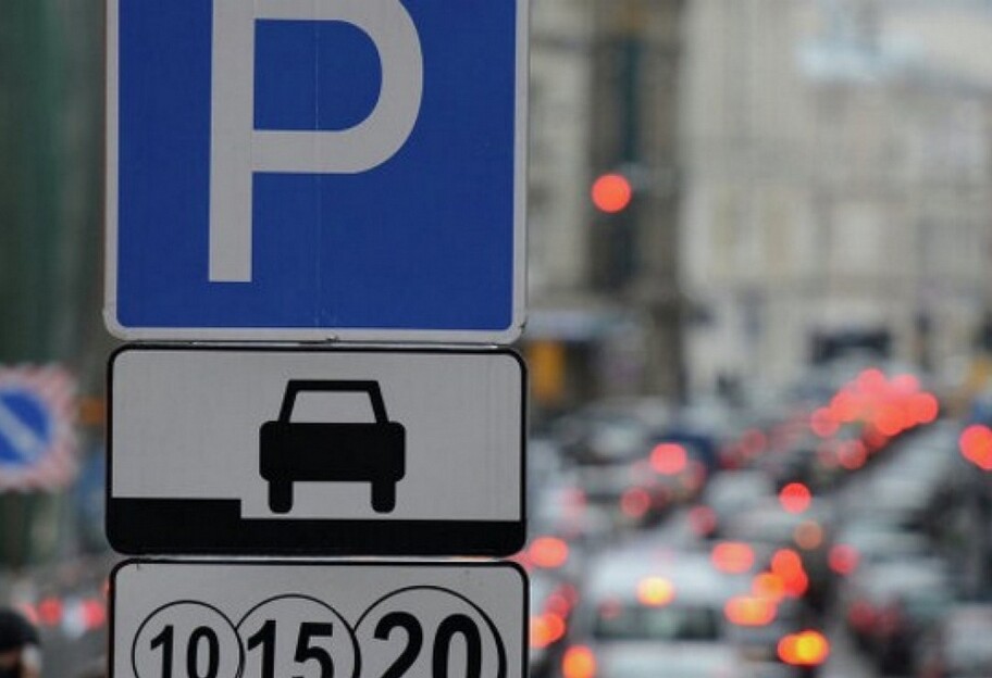 В Киеве герой парковки нарушил правила напротив управления полиции - фото 1