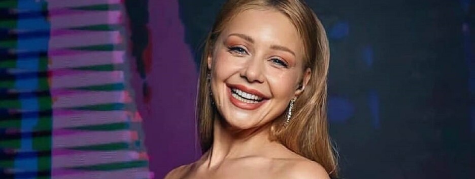 Тина Кароль уединилась в горной хижине в обнимку с щенками алабая