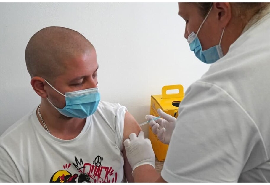 Коронавірус в Україні - Комаровський розповів, чому вакцинація не допоможе - фото 1