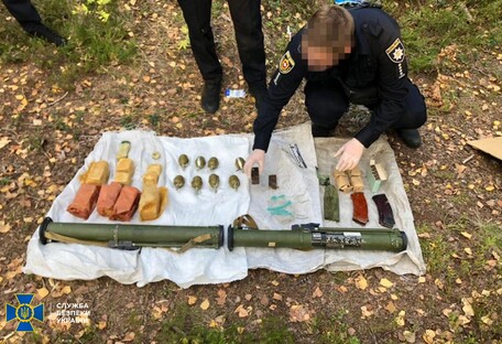 Взрывчатка и гранатометы: на границе с Беларусью нашли большой 