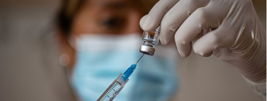 Вакцинация от COVID может стать обязательной: Ляшко объяснил почему