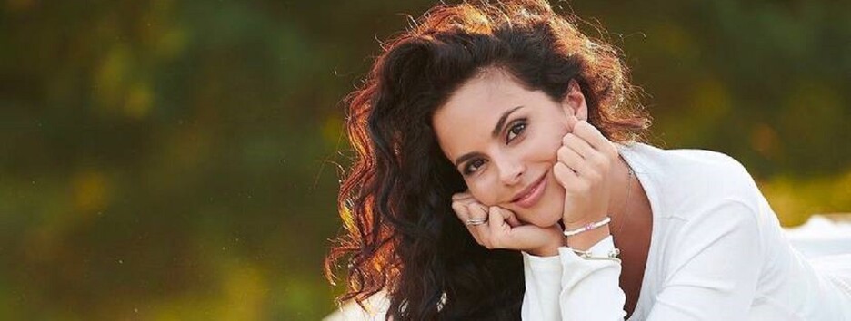 Настя Каменських дражнить замерзших українців голими ногами (фото)