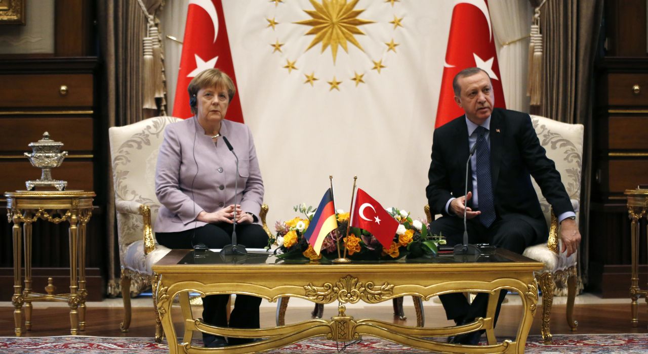 Почему турецкие дипломаты с семьями просят убежища в Германии