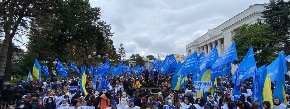 На митинг ОПЗЖ привезли иностранцев: люди признались, что им заплатили 