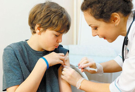 Массовая вакцинация детей в Украине: Ляшко назвал условие