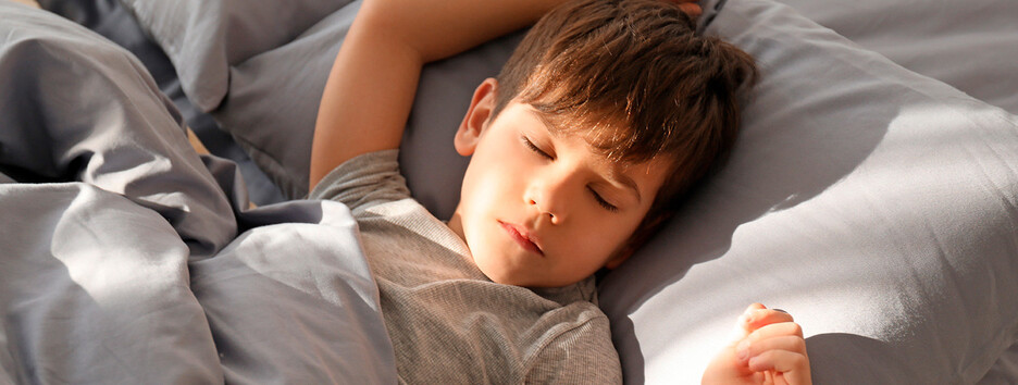 Дитина погано встає вранці: Комаровський розповів, що робити