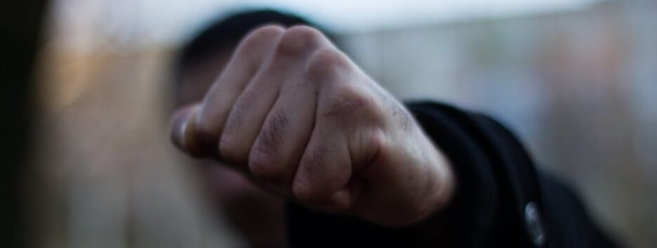 Массовая драка в Киеве: охране пришлось применить газ (фото)