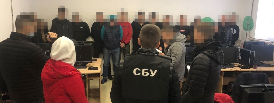 Розкрили масштабну схему з банківськими рахунками: крали по 6 млн в місяць