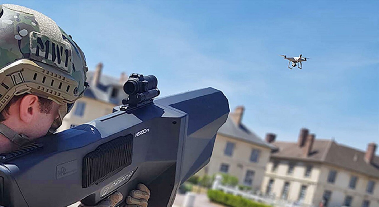 Полювання на дрони: ЗСУ озброюються сучасними променевими рушницями