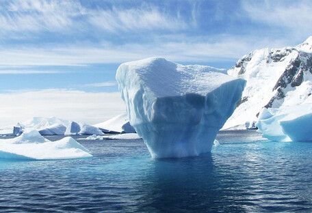 Вирусы и радиация: чем опасно таяние льда в Арктике 
