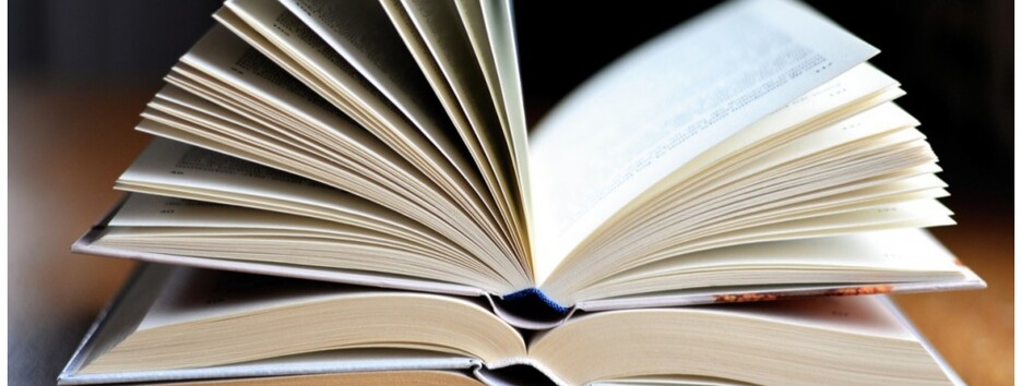 Живот и руки в гематомах: в Днепре школьник на уроке избил учительницу