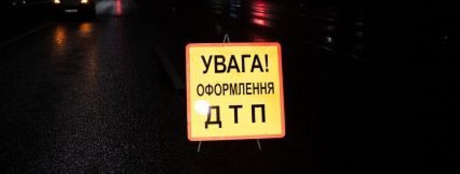 П'яна ДТП у Києві: від удару авто перевернулося (фото)
