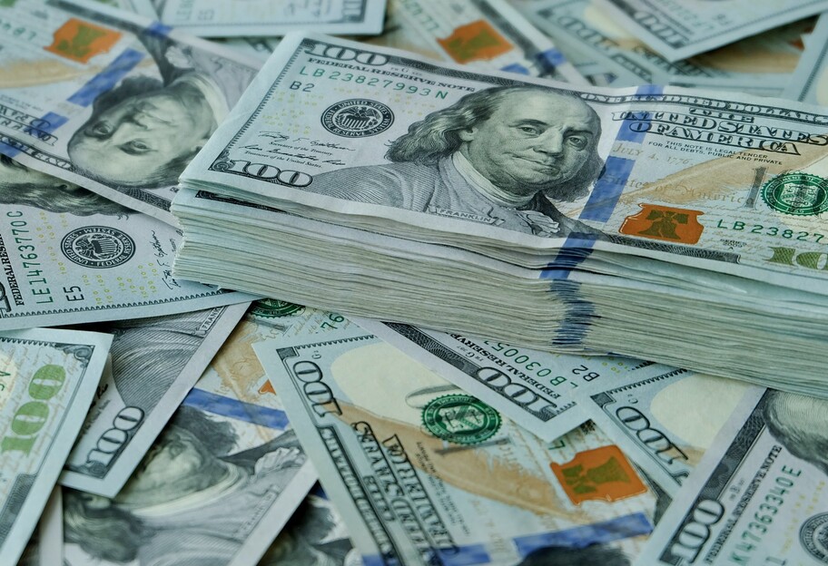 Обмен валют в Украине - какие доллары не примут в банке - фото 1