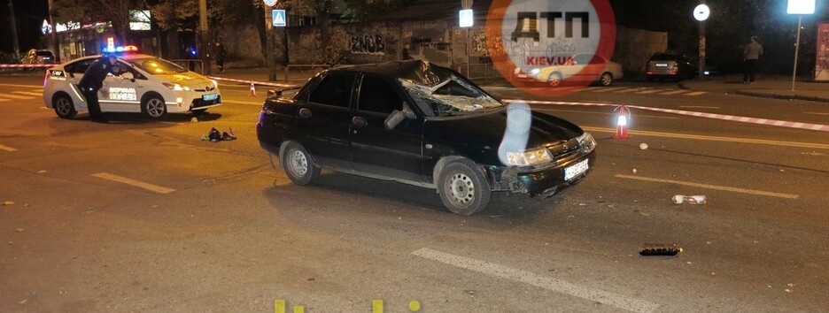 У Києві на пішохідному переході Lada збила чоловіка і жінку: вони у реанімації (фото)
