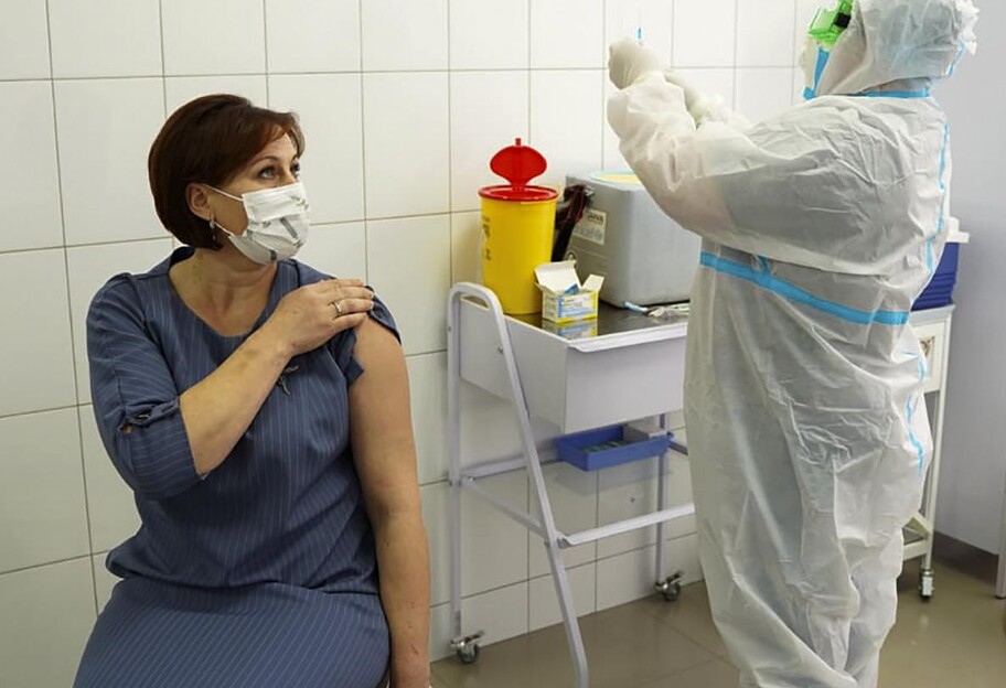 Вакцинация от коронавируса в Украине в 2022 году - будут колоть повторно - фото 1