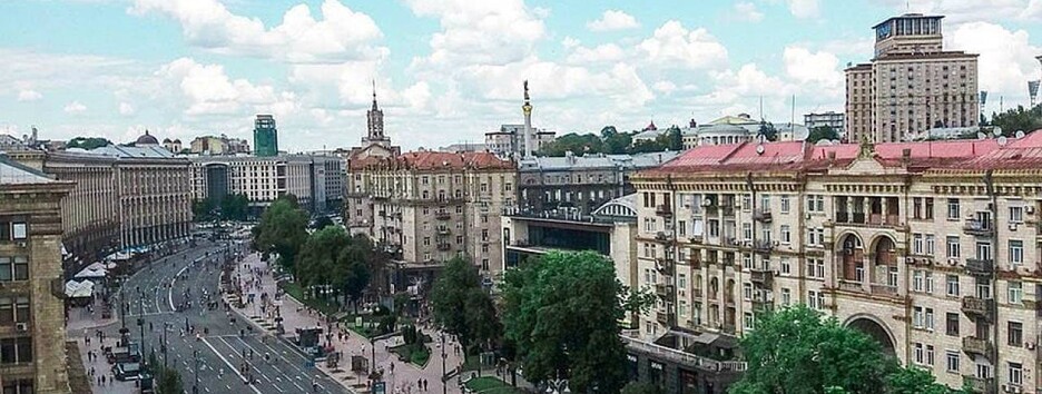 На Хрещатику жінок ромської національності побили фалоімітатором (відео)