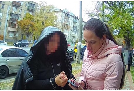 В Киеве поймали мошенниц, которым пенсионерки отдавали все сбережения