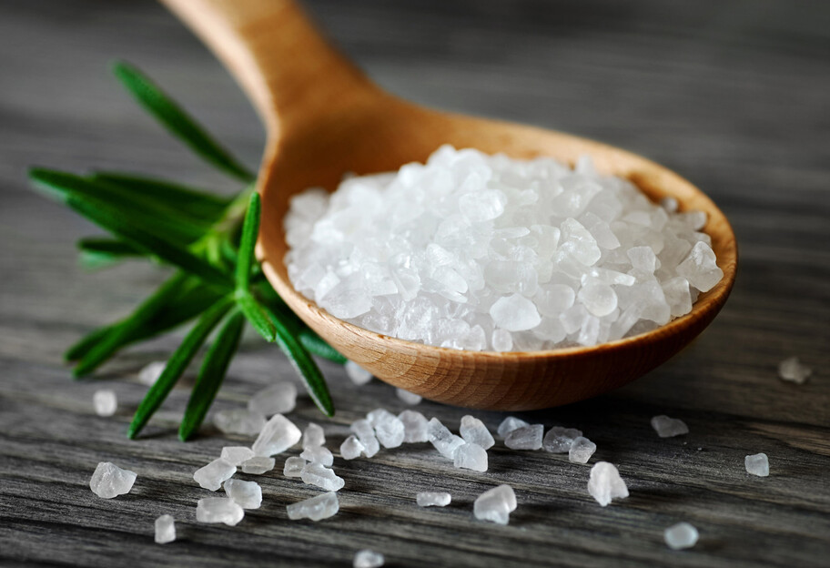 Вред соли - сколько соли можно есть в день, диетолог объясняет - фото 1
