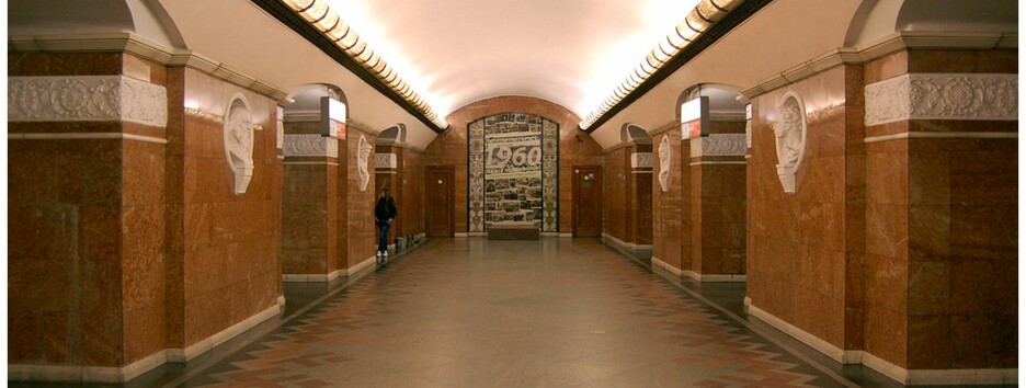 Київське метро незвично спорожніло: чи перевіряють ковід-сертифікати