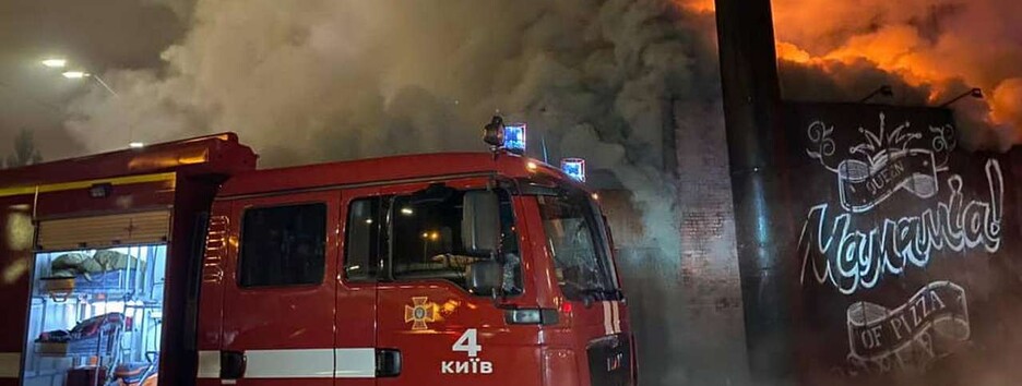 В Киеве дотла сгорел ресторан (видео)