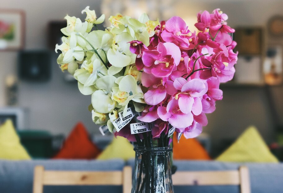Почему нельзя держать дома искусственные цветы – три причины - фото 1