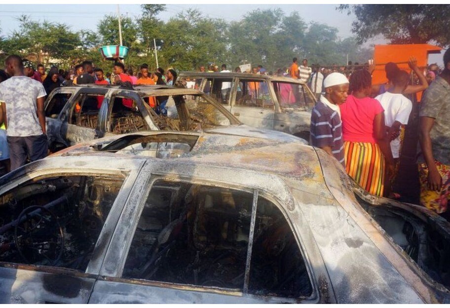 Вибух бензовозу у Сьєрра-Леоні - кількість жертв перевищує 100 - відео - фото 1