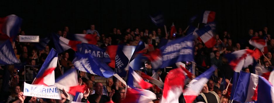Эммануэль Макрон догоняет Марин Ле Пен в популярности