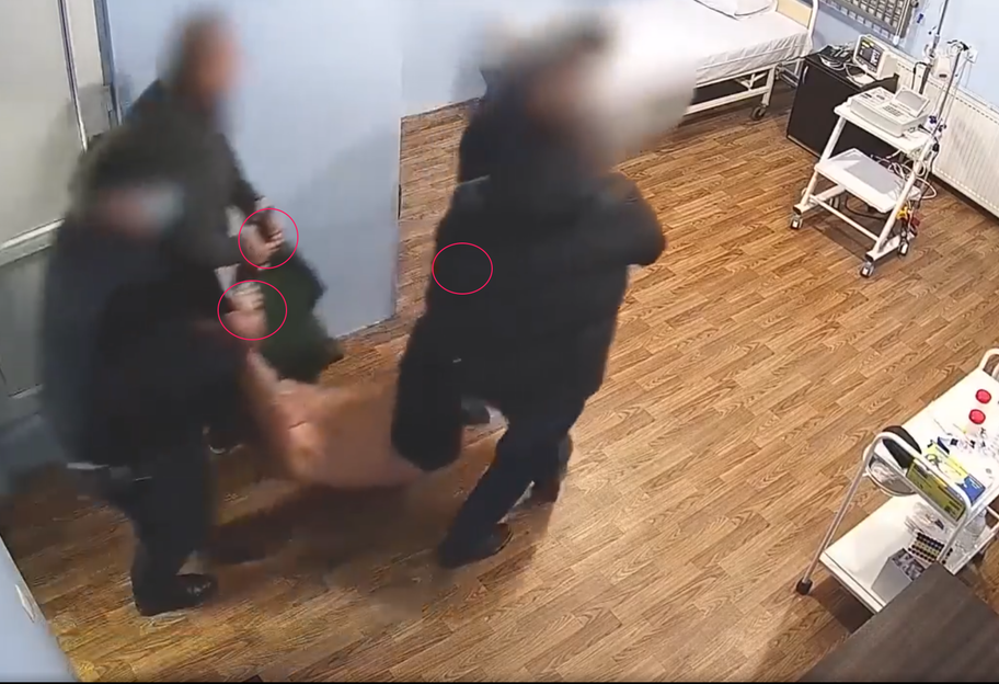 Саакашвілі перевели до тюремного шпиталю - відео, як він чинив опір - фото 1