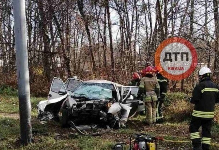 Смертельное ДТП в Киеве - водитель потерял сознание и разбился, фото - фото 1