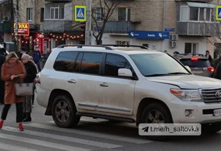 ДТП у Харкові 11 листопада - Тойота збила дітей на переході, відео - фото 1