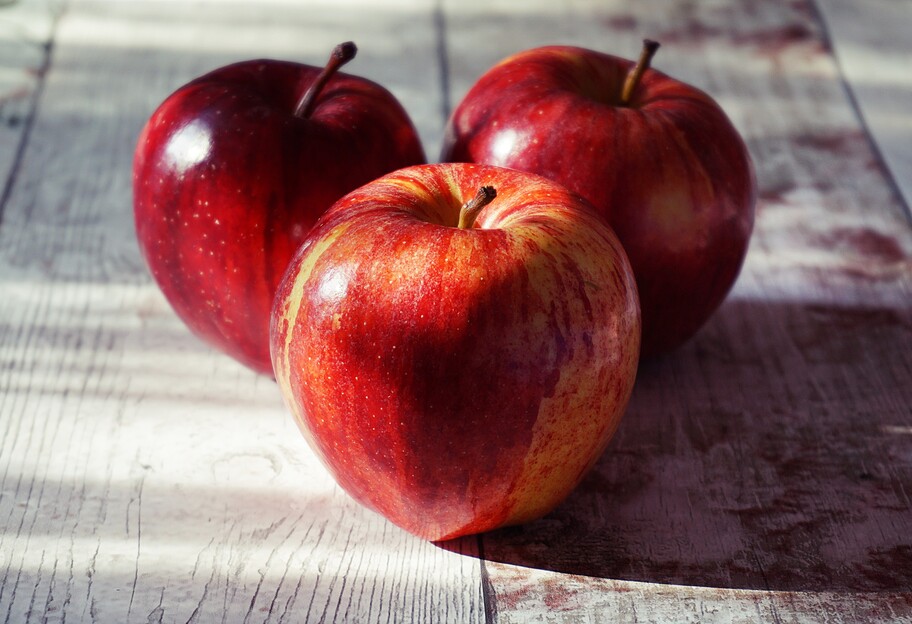 Яблуко захищає від онкології - дослідження вчених - фото 1