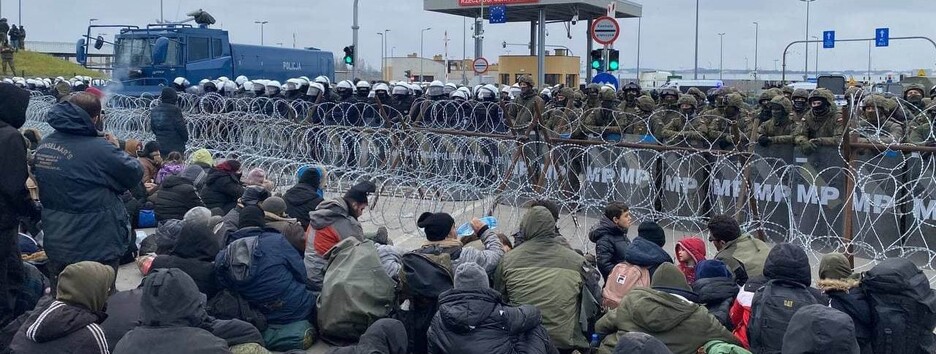 На кордоні з Польщею чути стрілянину: мігранти мають намір прориватися (фото, відео)
