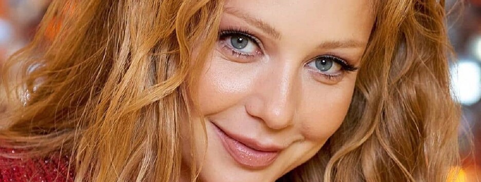 Тина Кароль в откровенном наряде заключила в объятия грузинского певца (фото)