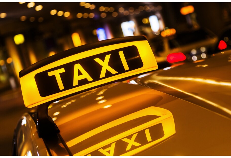 Таксист у Києві вкрав у пасажира 45 тисяч гривень - відео - фото 1