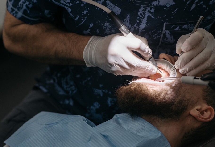Як хвороби зубів впливають на коронавірус - дослідження вчених - фото 1