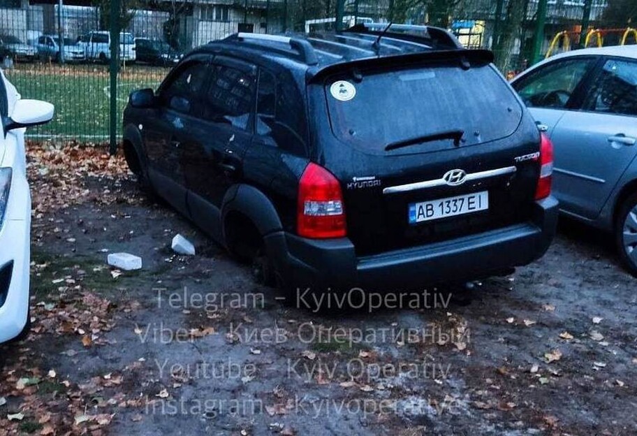 В Киеве с Hyundai сняли колеса, фото  - фото 1