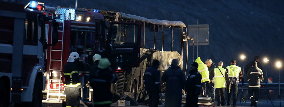 У Болгарії згорів туристичний автобус: загинули щонайменше 45 людей (фото)