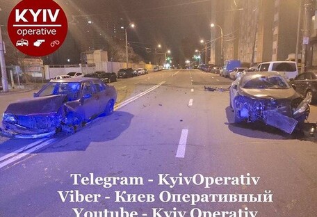 У Києві у АЗС зіткнулися два легковики: у одного з водіїв 2,2 проміле алкоголю в крові