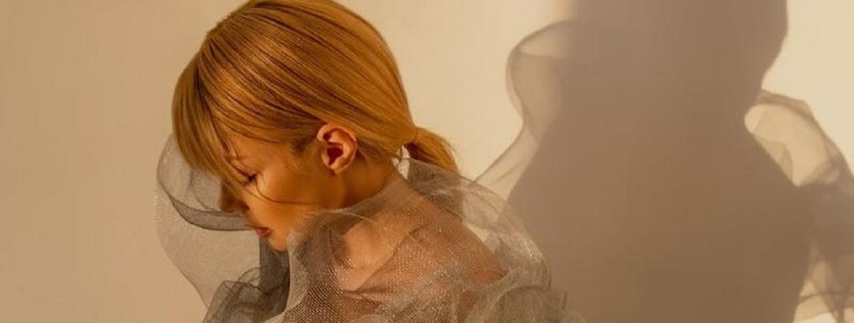 Тина Кароль соблазнительно оголила ноги, представив новую коллекцию (фото)