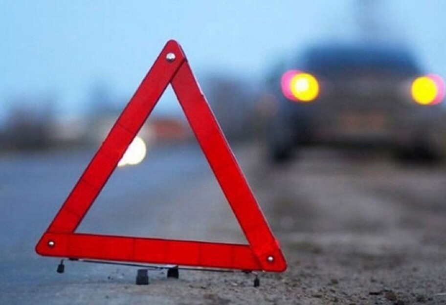 ДТП у Києві - лоб у лоб зіткнулися два автомобілі - відео - фото 1
