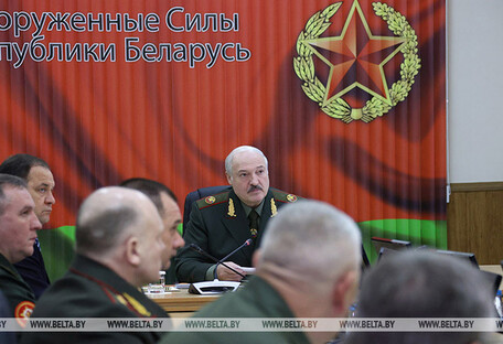 Лукашенко заявил, что Беларусь будет воевать против Украины в случае обострения